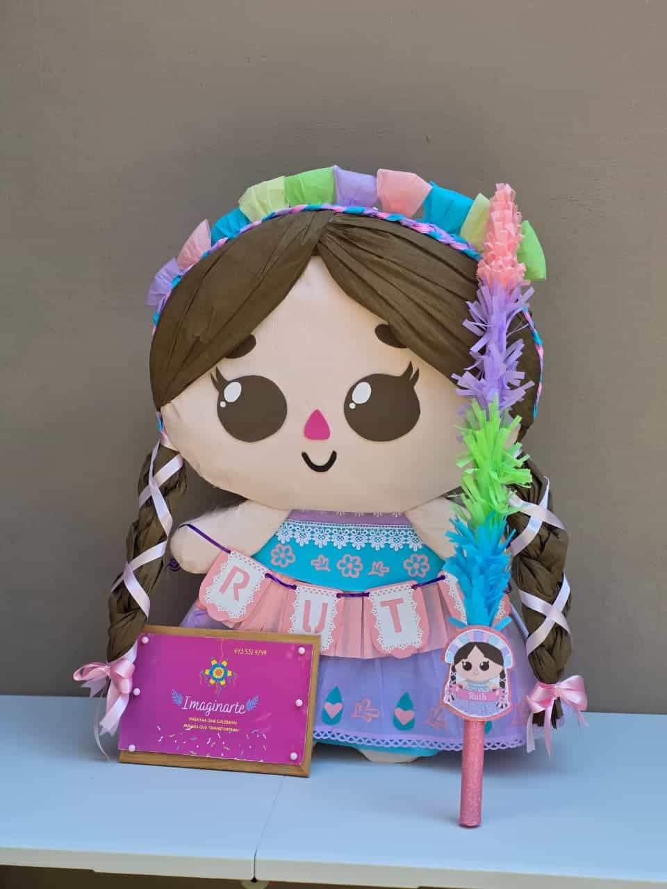 Piñata muneca Lele