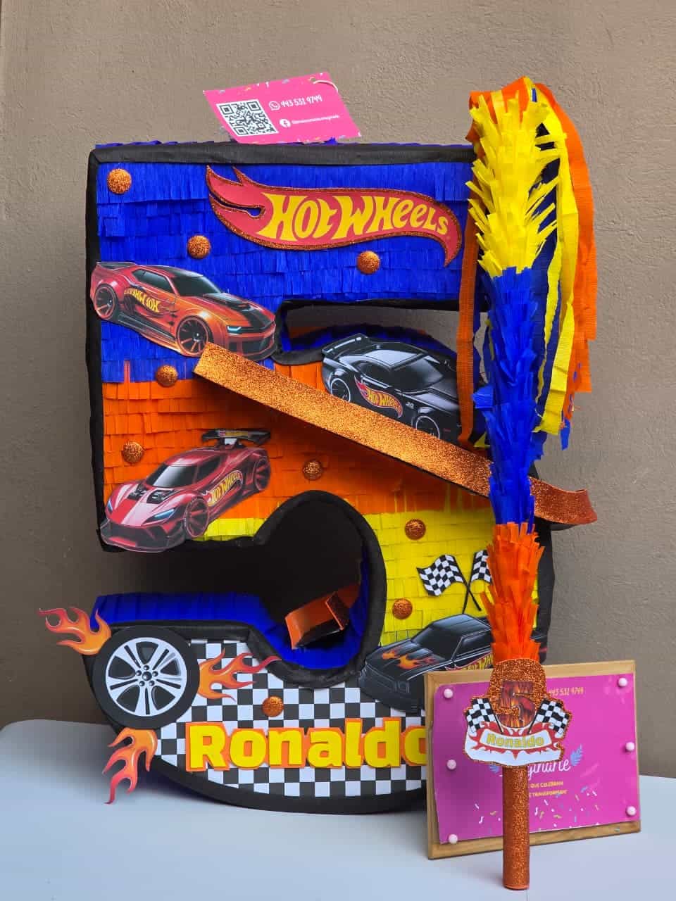 Piñata Hot Wheels